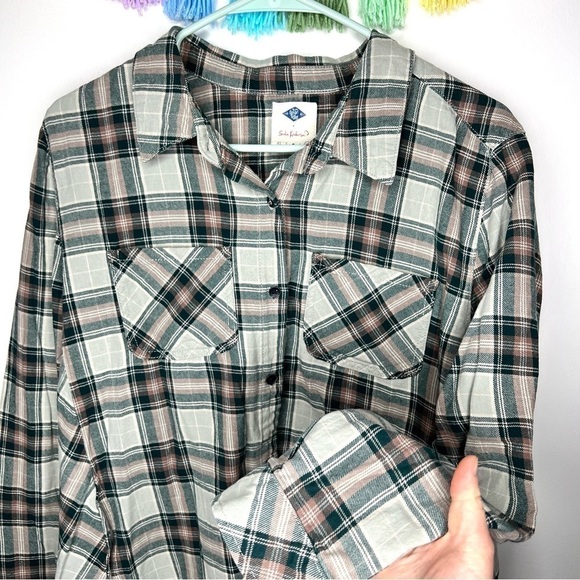 Wild Blue Sadie Robertson Green Plaid Back Patch Upcycled Christmas Shacket XL - Picture 5 of 14